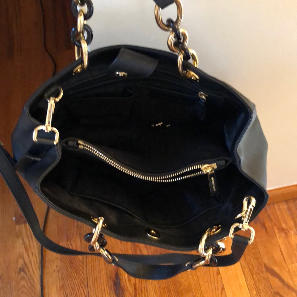 Purse - Picture 2 of 3